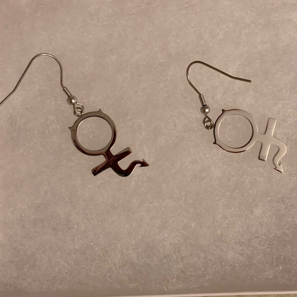 IGIRL she devil earrings